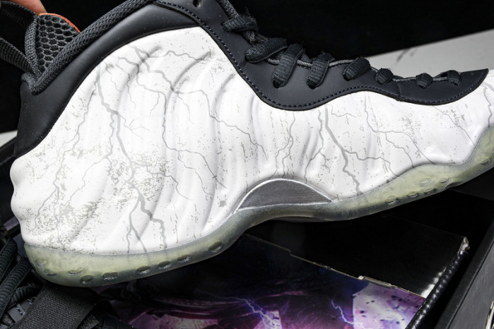 Nike Air Foamposite One Tekken 8 Jin Kazama HF6367-001