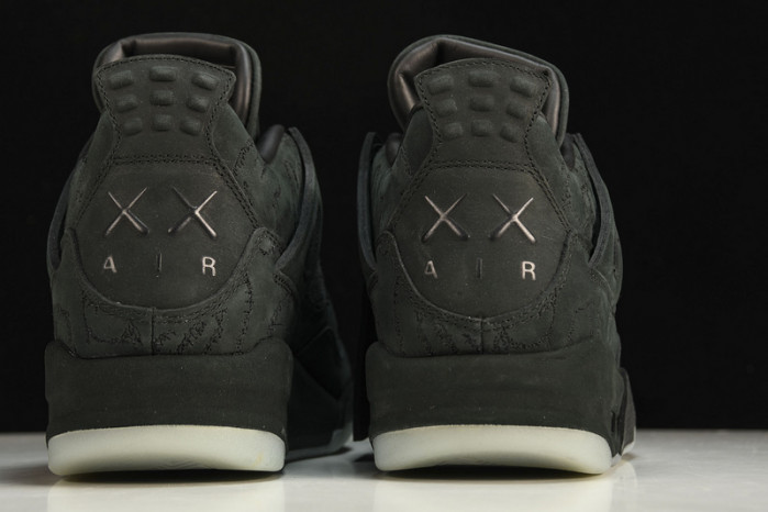 nike air jordan 4 retro kaws black 930155 001