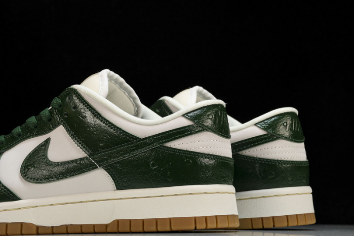 nike dunk low lx wmns gorge green fj2260-002