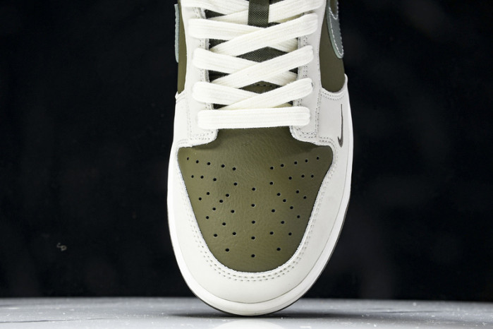 Nike Dunk Low "Year of The Snake" HV5980-231