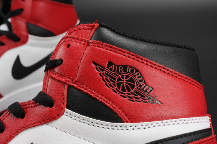 air jordan 1 retro high og chicago red 555088-101