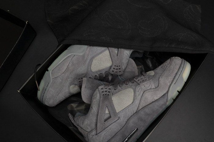 kaws x air jordan 4 “cool grey” 930155-003